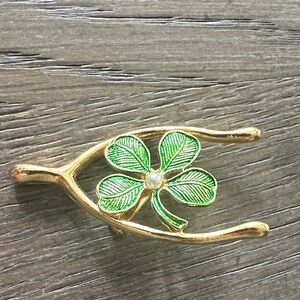 Elegant Gold and Green Clover Brooch